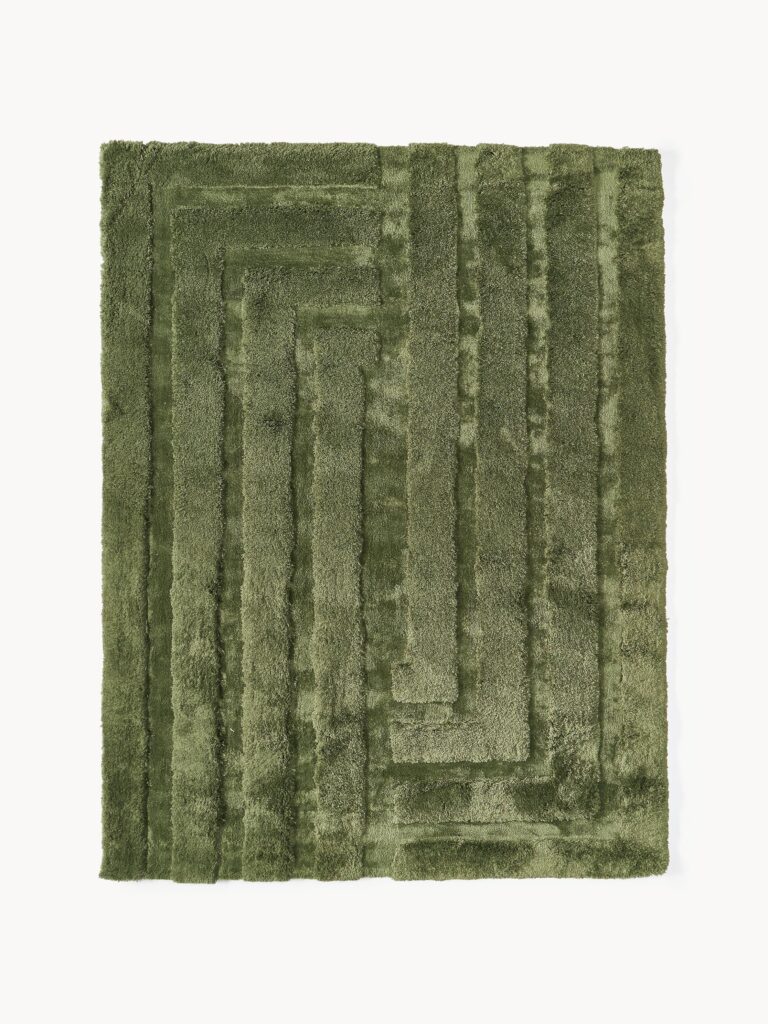 Tamsiai žalias minkštas kilimas Genève, 300x400 cm, su grafiniu aukšto-žemo pluošto raštu, pagamintas iš mikropluošto.
