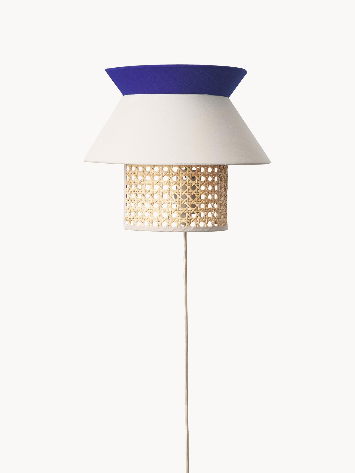 Sieninė lemputė Klea su ratanu, šviesiai kreminės ir karališkai mėlynos spalvos, bambuko ir tekstilės gaubtas.
